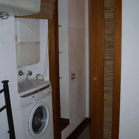 Bilocale A Porta Venezia Διαμέρισμα