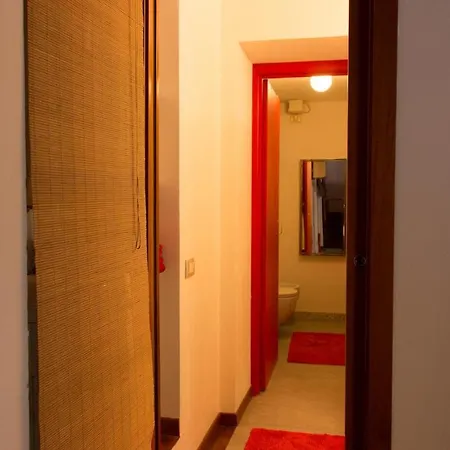 Bilocale A Porta Venezia Διαμέρισμα *